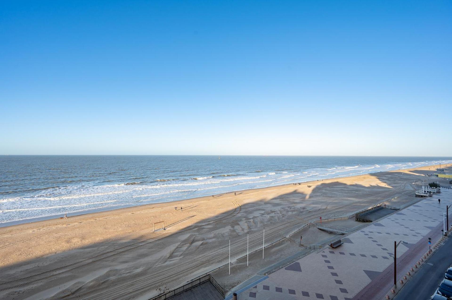 7E Verdiep Appartement Op De Zeedijk In Knokke Voor Max 6 Personen Luaran gambar