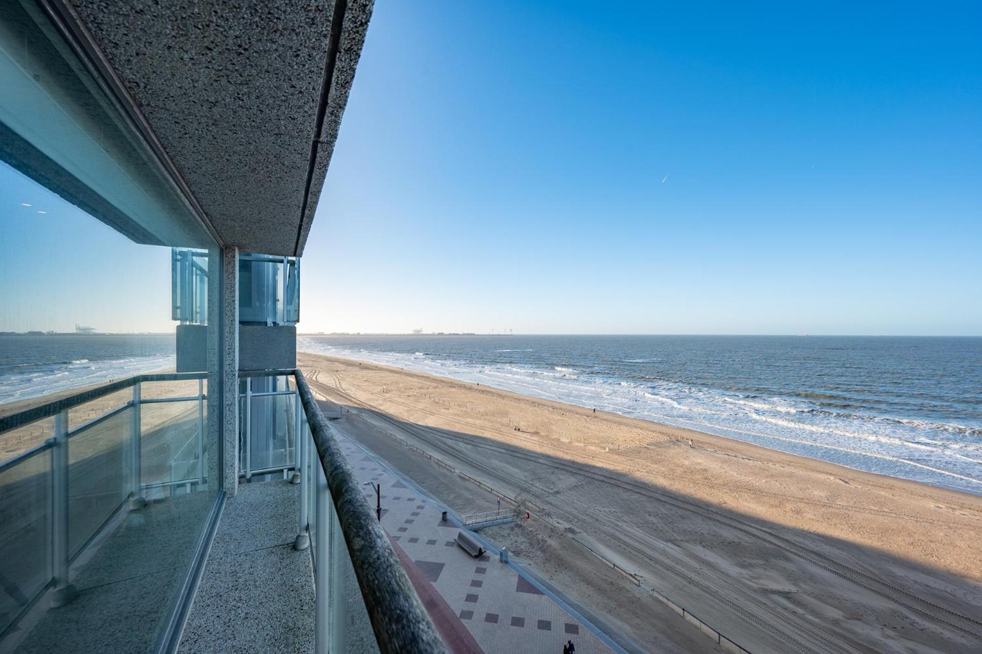 7E Verdiep Appartement Op De Zeedijk In Knokke Voor Max 6 Personen Luaran gambar
